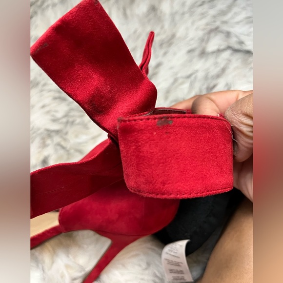 Red Faux Leather Shoes with bow - Picture 3 of 16